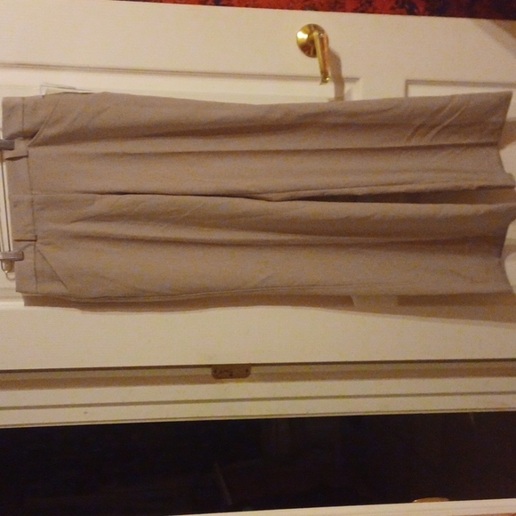 Worthington tan wide leg trousers. Front pockets and fuax back back pockets. - Picture 1 of 4